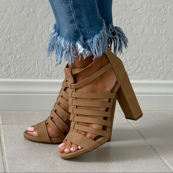 NIB Tan Peep Toe Strappy Chunky Heeled Sandals - Picture 7 of 7